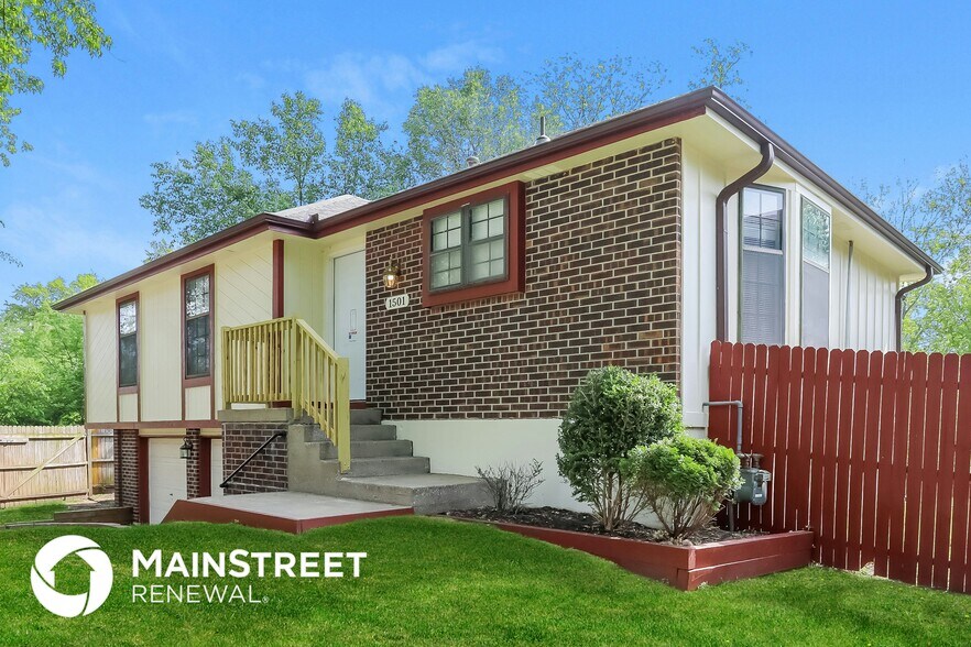 Building Photo - 1501 N Aztec Ave