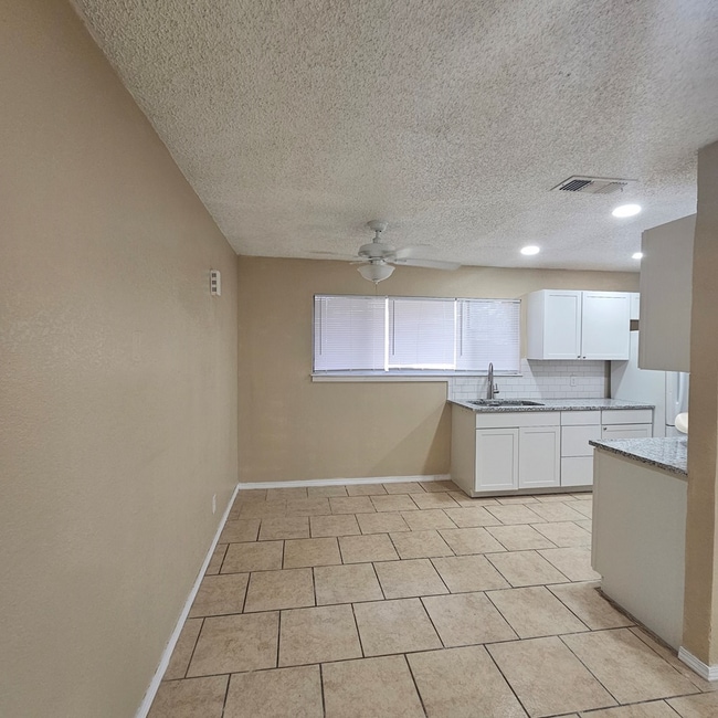Building Photo - 2601 Verde Ave