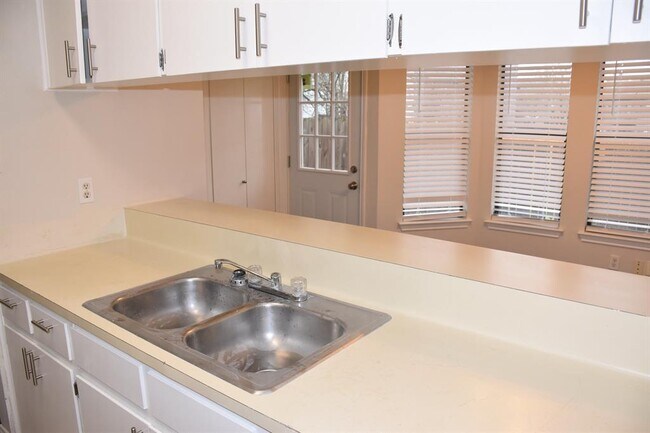 Building Photo - 1810 Rawhide Loop