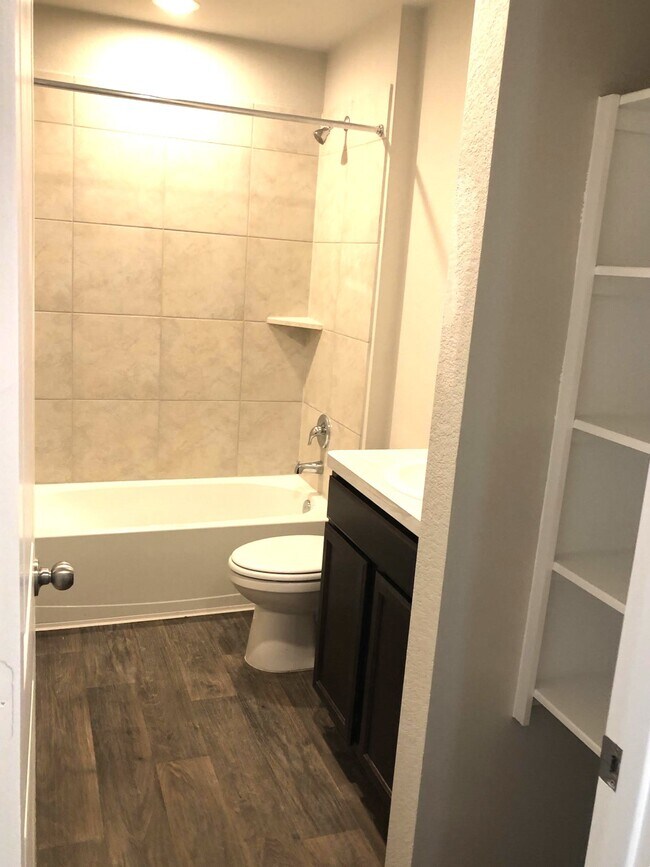 Building Photo - 21422 Chester Cliff Ln