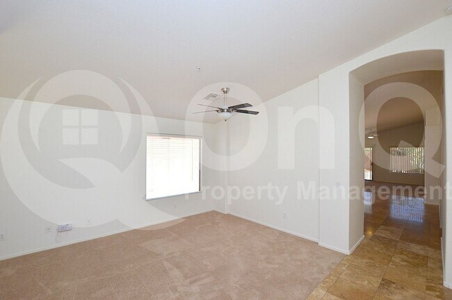 Building Photo - 10253 E Penstamin Dr