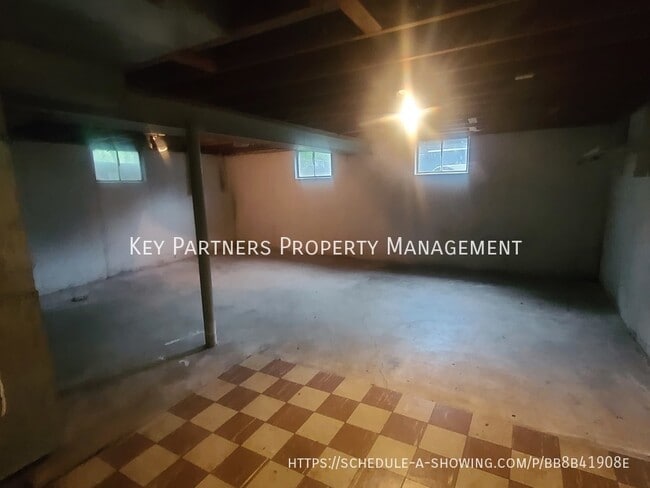 Building Photo - 7115 Larsen-