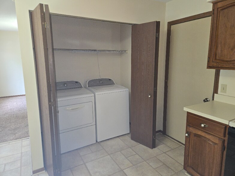 Building Photo - 6955 Dorr St