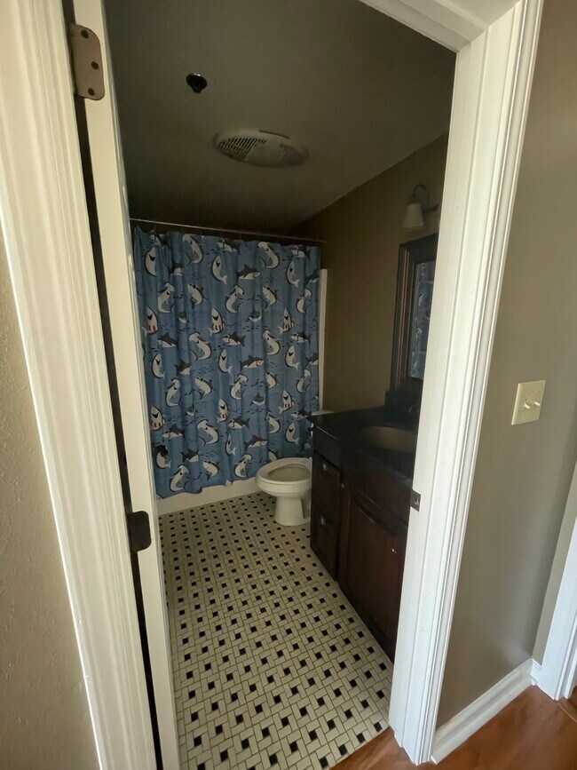 Building Photo - 102 N Front St