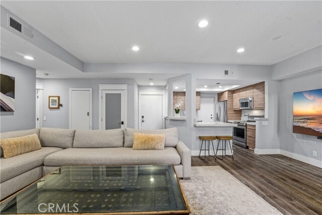 Building Photo - 5 Baycrest Pl