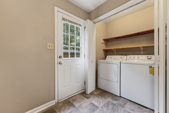 Building Photo - 1731 Baltimore Dr