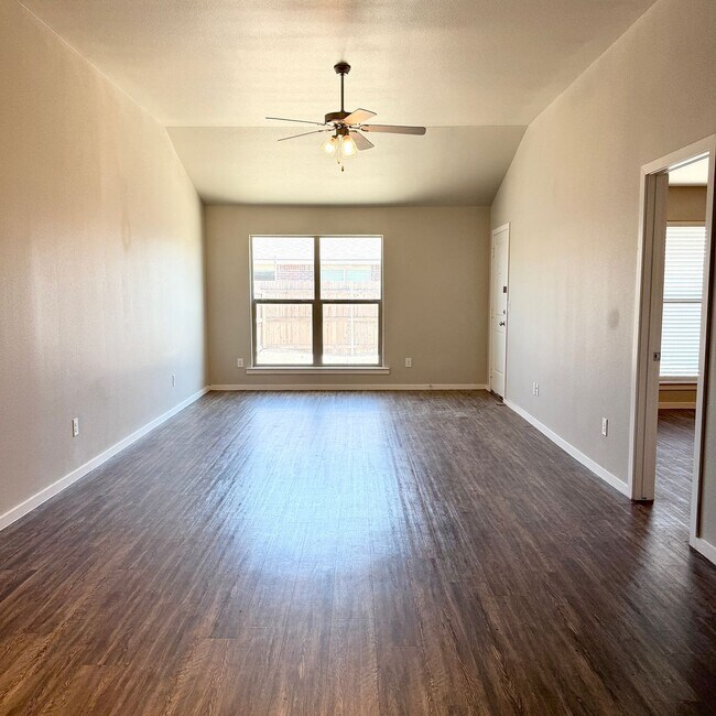 Building Photo - 2108 N Jayton Ave