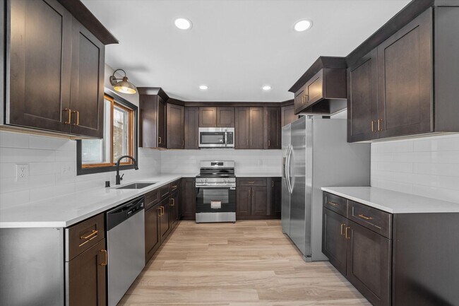 Building Photo - 666-668 Hearne Ct.