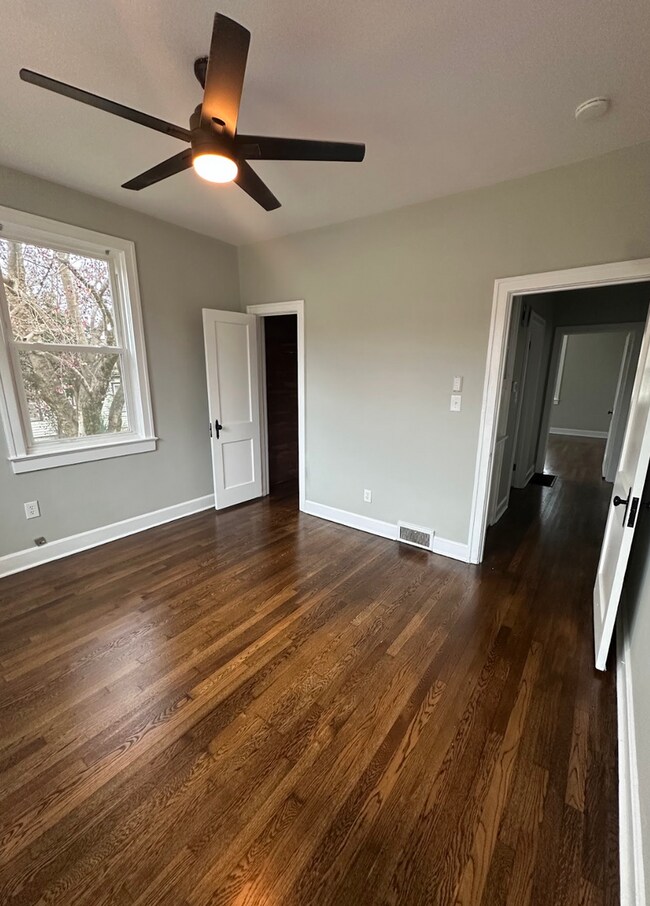 Building Photo - Stunning Historic Home - Sheffield, AL