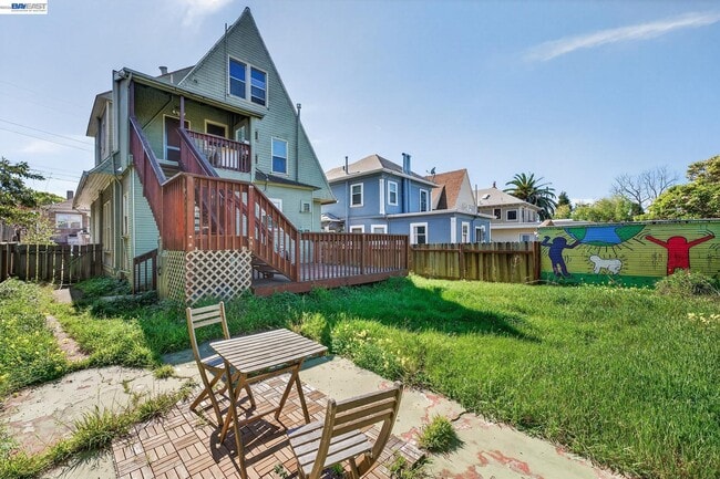 Building Photo - 1835 Prince St