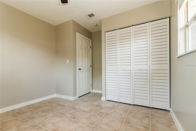 Building Photo - 9537 Groveland St