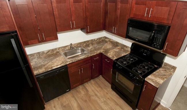 Building Photo - 6100 Bellinham Ct