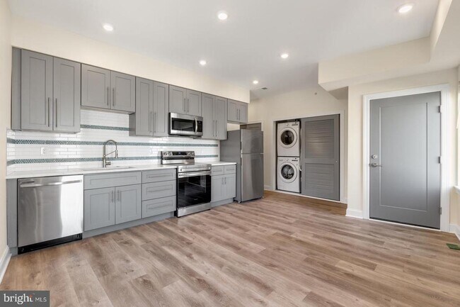 Building Photo - 511 Gorgas Ln
