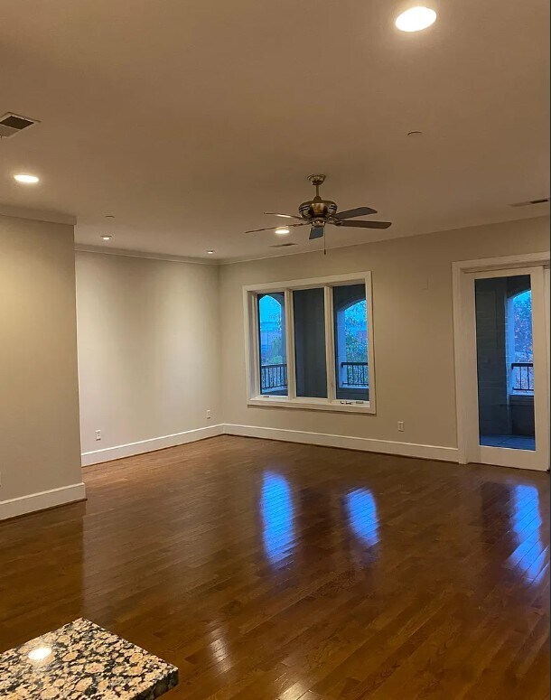 Building Photo - 1221 Bower Pky