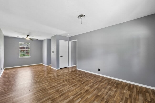Building Photo - 7940 Chaparral Dr