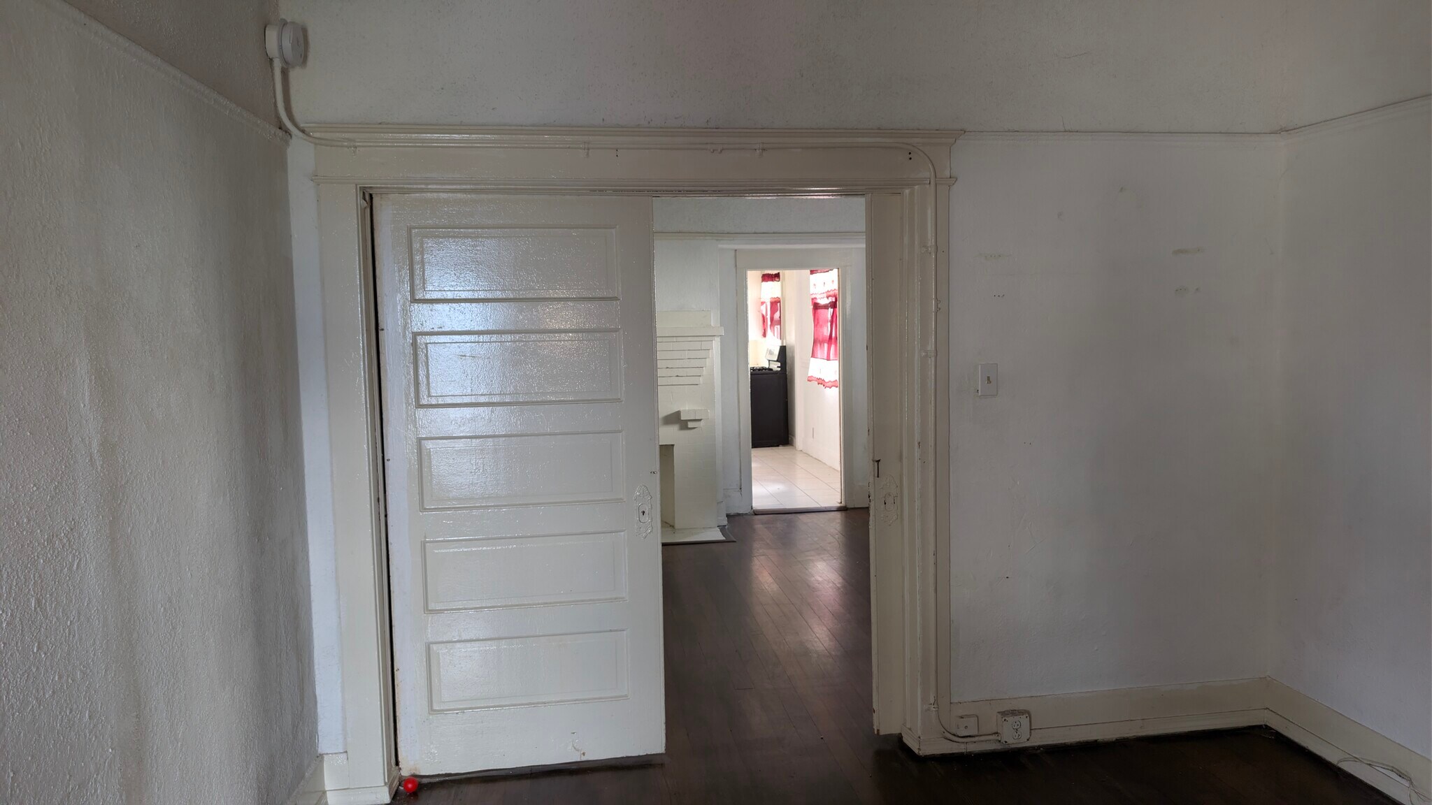 Building Photo - 124 E 24th St