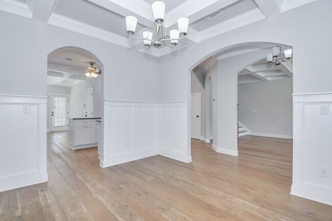 Building Photo - Beauty in Riverwood on Corner Lot!