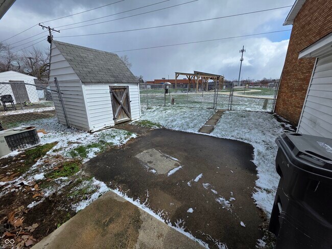 Building Photo - 3821 Biscayne Rd