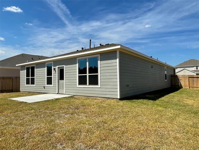 Building Photo - 9645 Caney Trails Rd