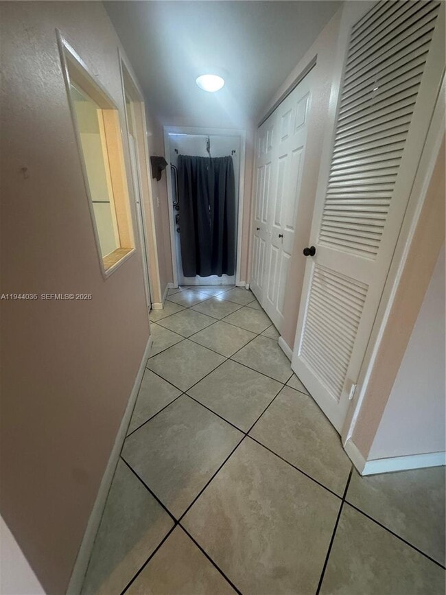 Building Photo - 8590 Sunrise Lakes Blvd