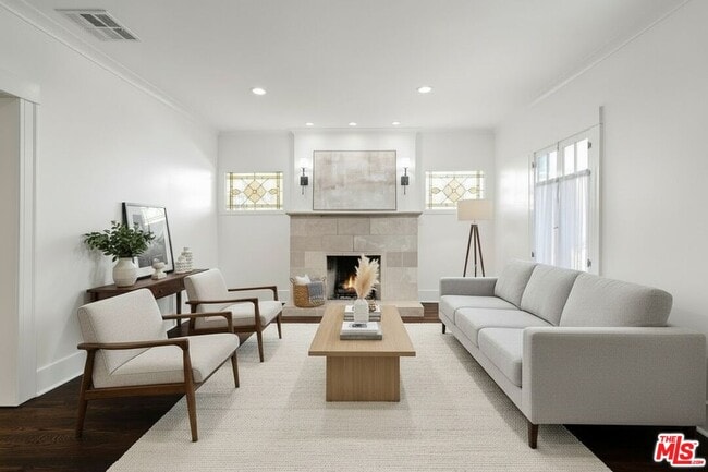 Building Photo - 743 N Orange Dr