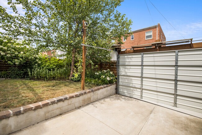 Building Photo - 5519 5th St NE