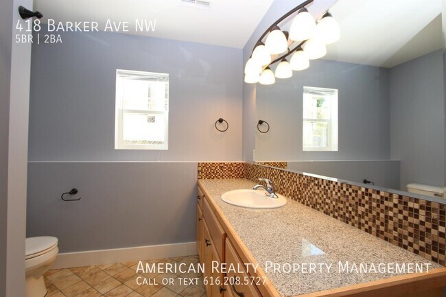 Building Photo - 418 Barker Ave NW