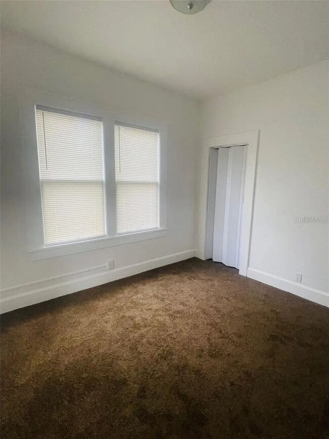 Building Photo - Lovely two bedroom one bathroom cottage