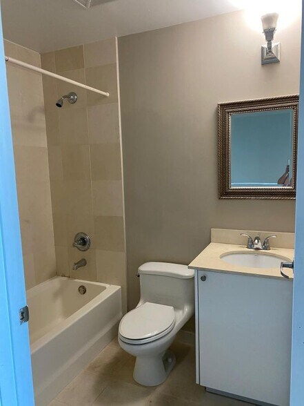 Building Photo - 60 SW 13th St