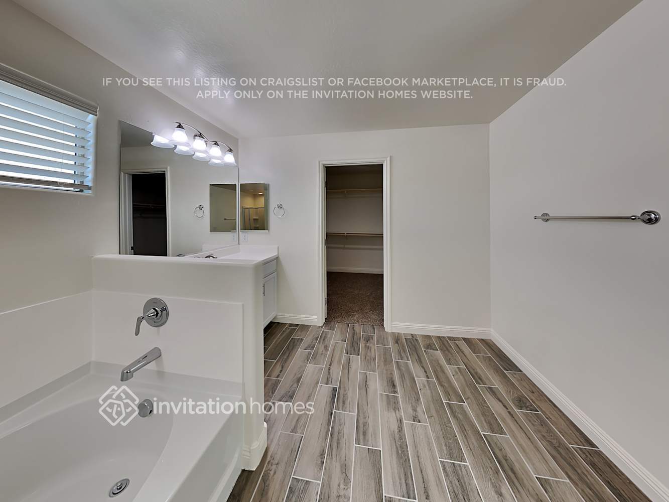 Building Photo - 242 N 69th Pl
