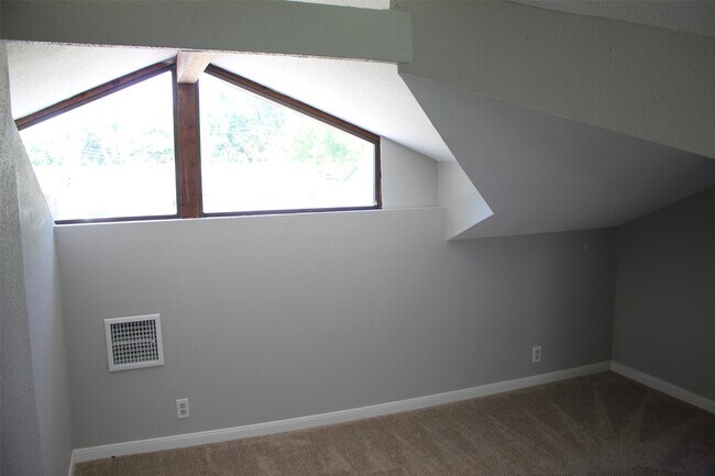 Building Photo - 10031 Haddington Dr