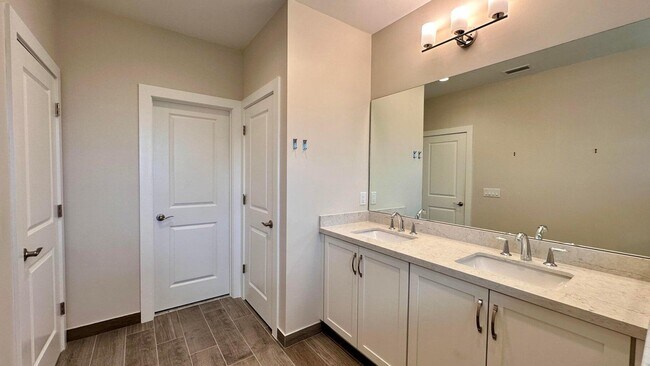Building Photo - 1832 Sandpiper Pointe Pl