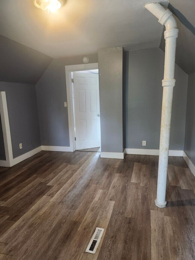 Building Photo - 4660 N 29th St