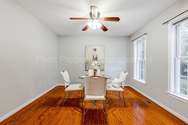 Building Photo - 5200 Parrish Creek Dr