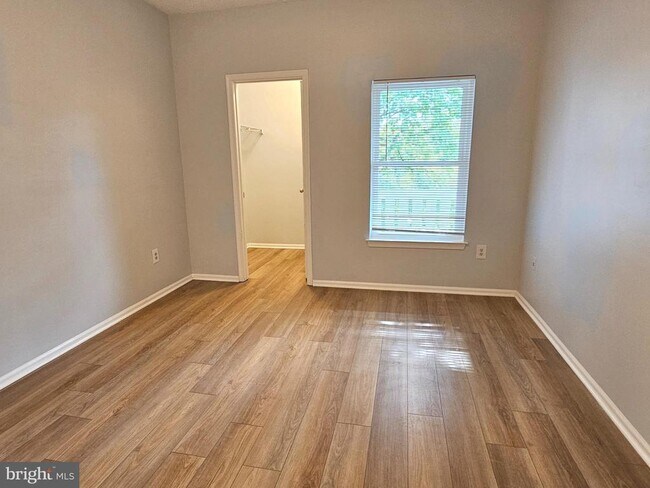 Building Photo - 6005 Rosebud Ln
