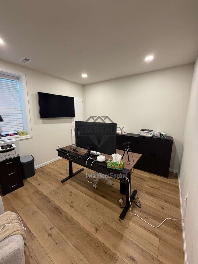 Building Photo - 7812 Bexley Ln