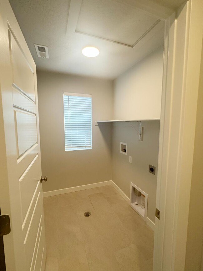 Building Photo - 9847 Alder Ln