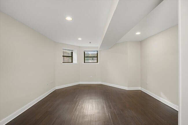 Building Photo - 4521 S Michigan Ave