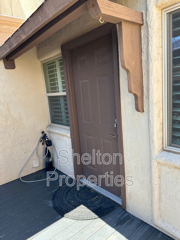Building Photo - 8029 E Glenrosa Ave
