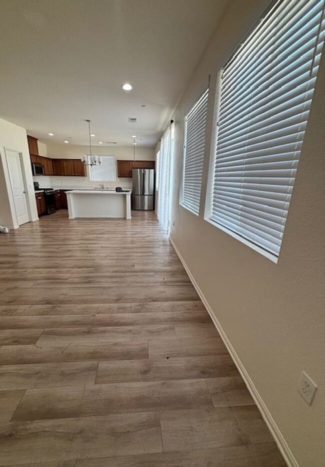 Building Photo - Upscale Living: Stunning 5-Bedroom, 3-Bath...