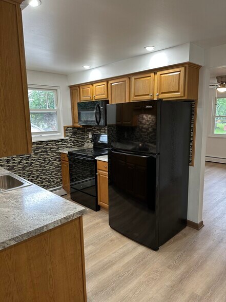 Primary Photo - 292 Rumbold Ave