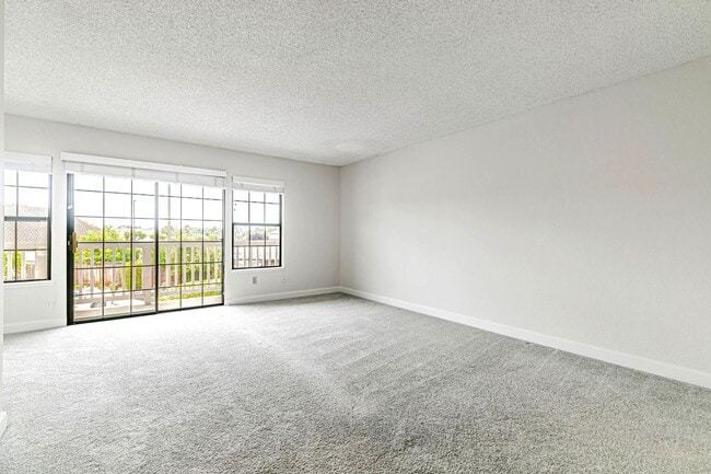 Building Photo - Spacious and Charming 4-Bedroom Home in Pr...