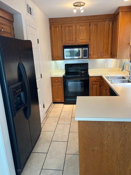 Kitchen - 108 St Charles Pl