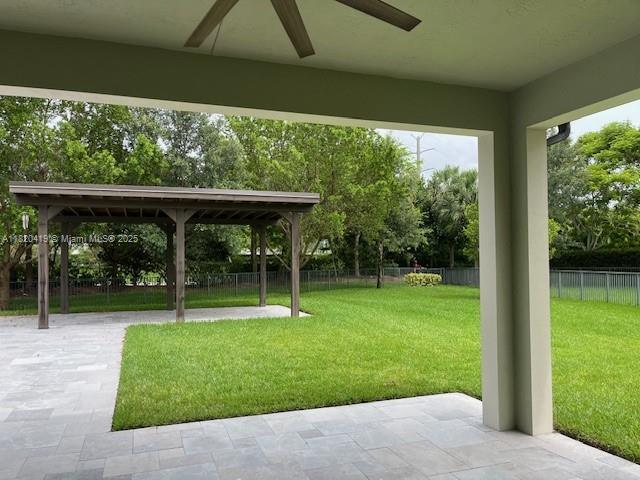 Building Photo - 9140 Meridian Dr E