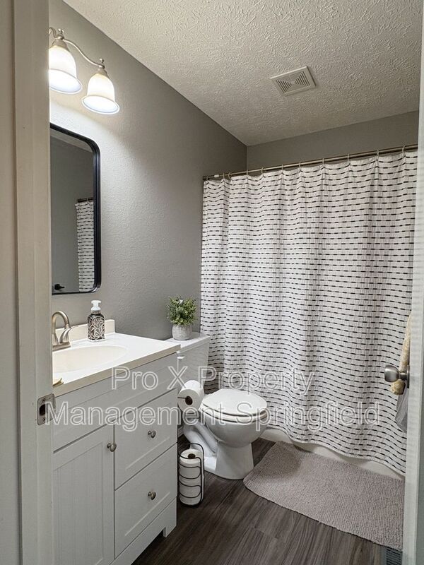 Building Photo - 4444 N Farm Rd 157
