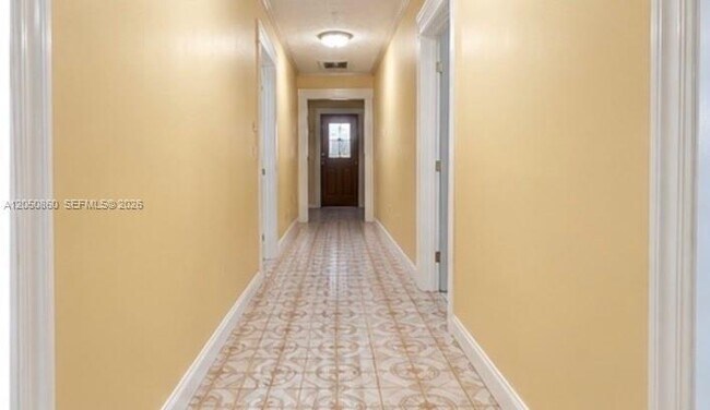 Building Photo - 6225 SW 59th St