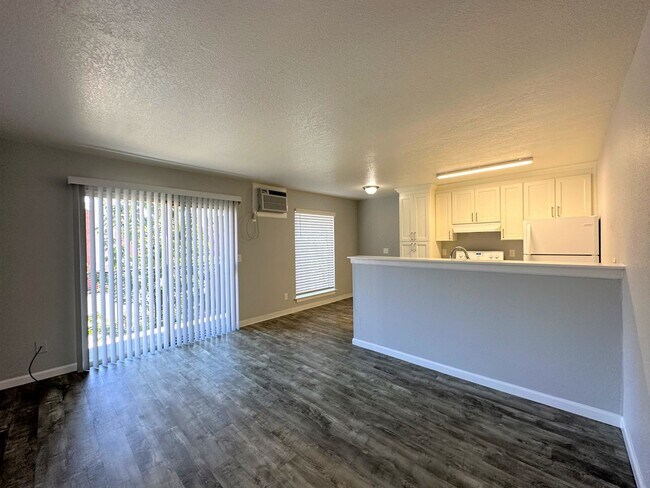 Interior Photo - Lincoln Crest Apartments - 6248 Gettysburg Place