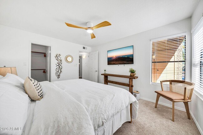 Building Photo - 8787 E Mountain View Rd