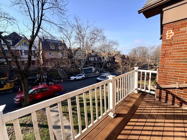 Building Photo - 6407 Bartlett St