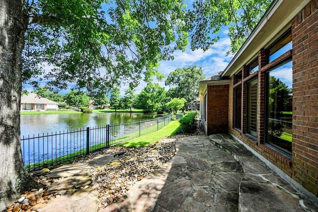 Building Photo - 39 Wild Meadow Ct